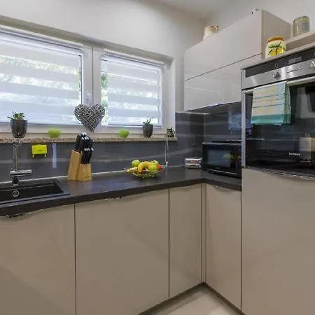 Apartment Ferienwohnung Fur 5 Personen Ca 80 M In Crikvenica, Kvarner Bucht Und Umgebung